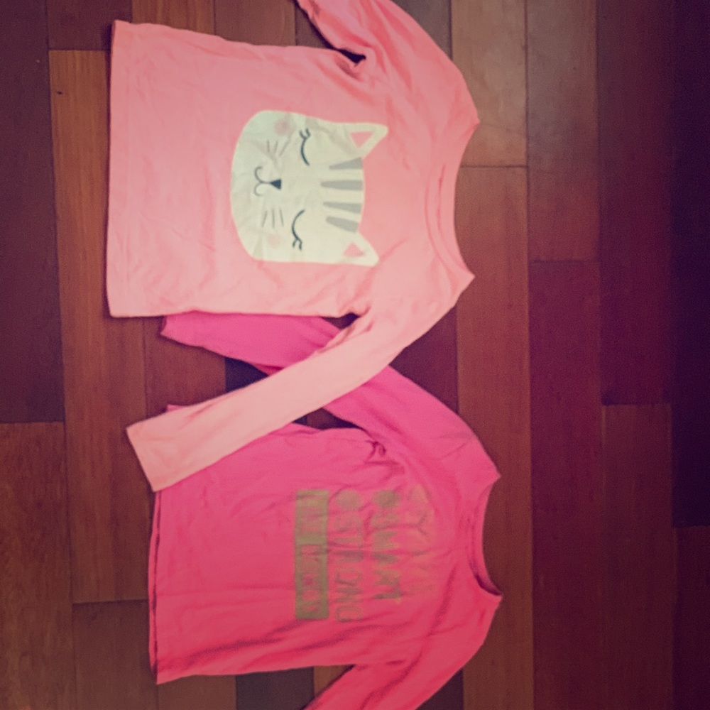 Adorable pink graphic long sleeve shirts!! 💓💗💕